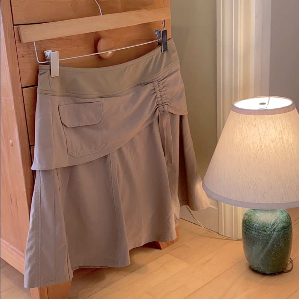 Athleta. Khaki skort, nwot